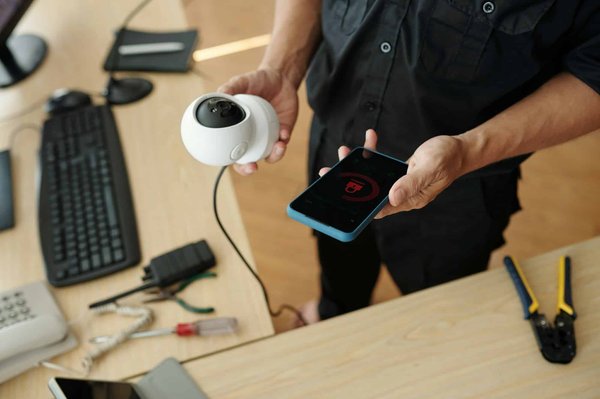 Can You Use Your Smartphone to Monitor Real-Time Environmental Data in Smart Cities?